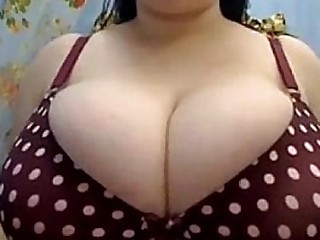 Bartender With Giant Fat Tits Plays on Webcam - More at cuntcams.net